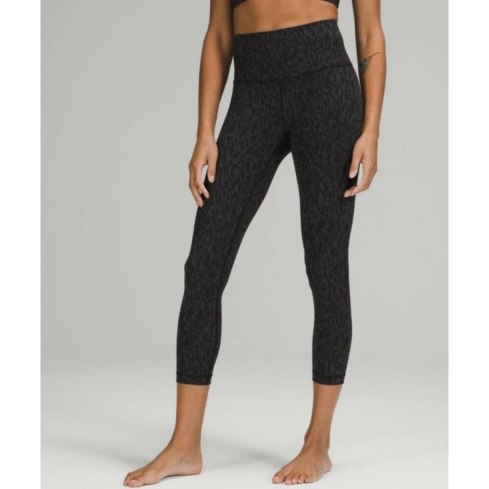 Lululemon Size 16 Wunder Under Crop High-Rise Luxtreme 23" Camo Leopard Camo